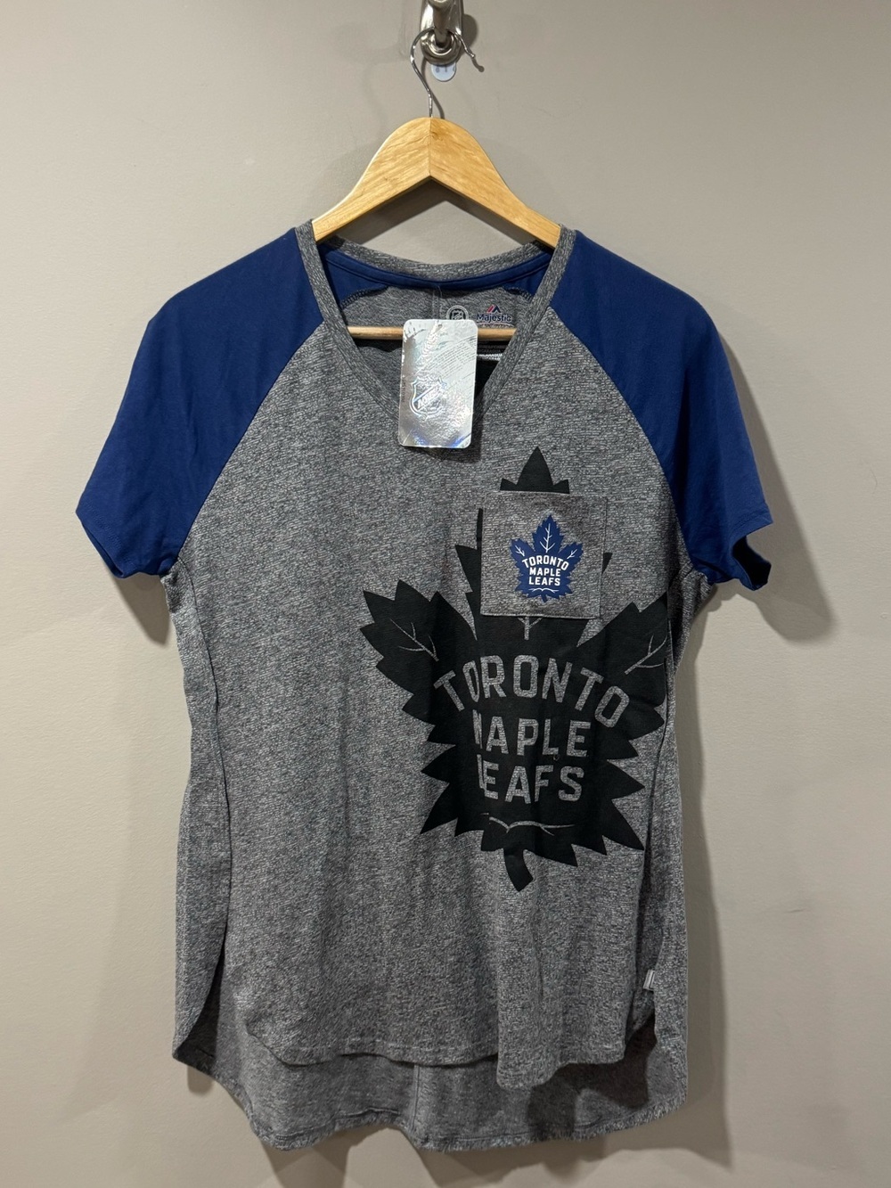 Majestic Toronto Maple Leafs T-shirt NWT